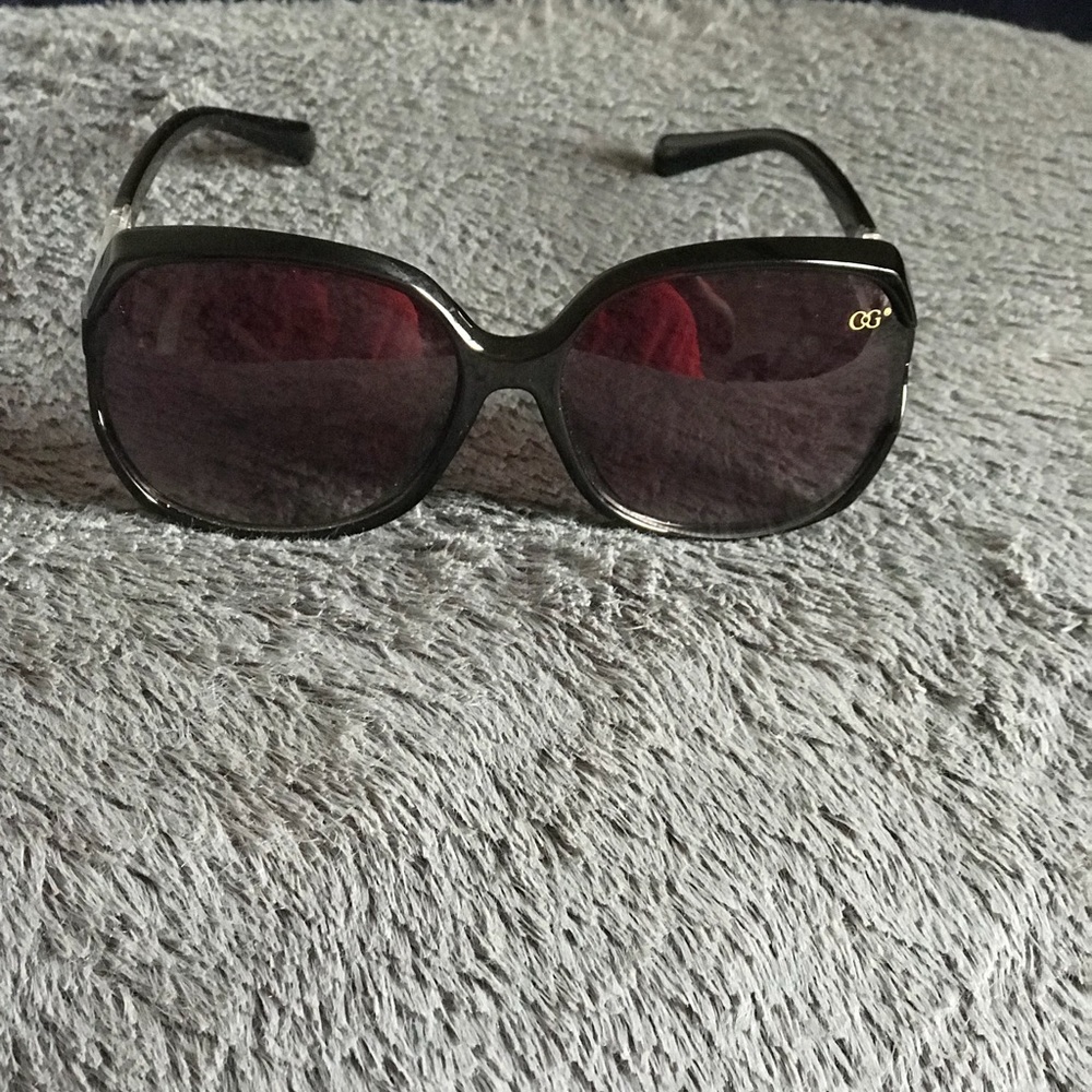 Big framed sunglasses